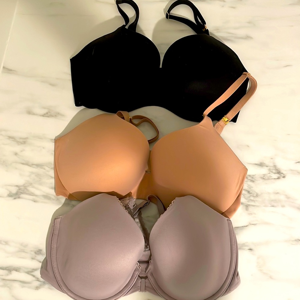 5 Victoria Secret bras